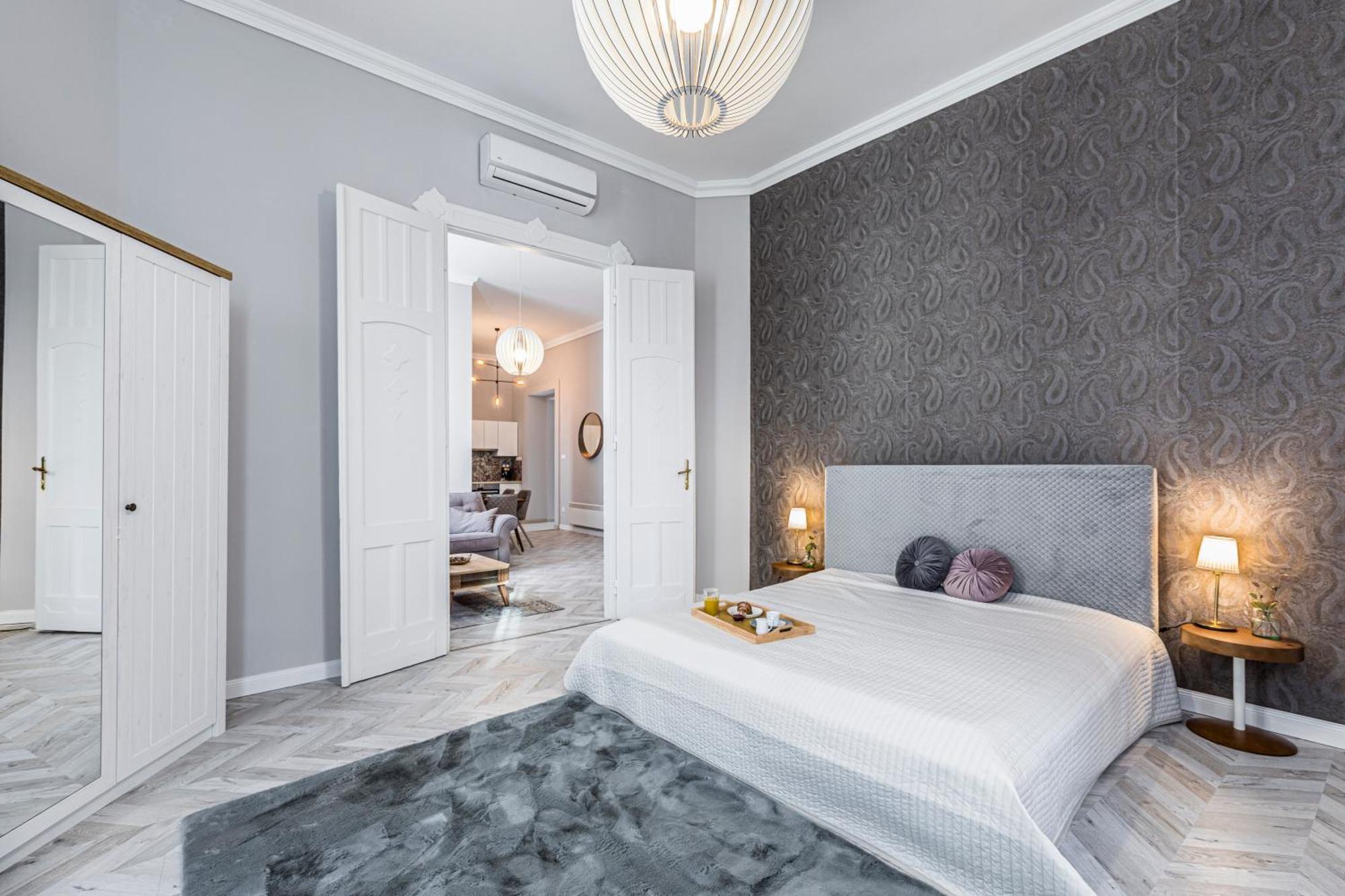 2bdr+2a/c+for Long Term Too+large Flat+quiet+soho! Lejlighed