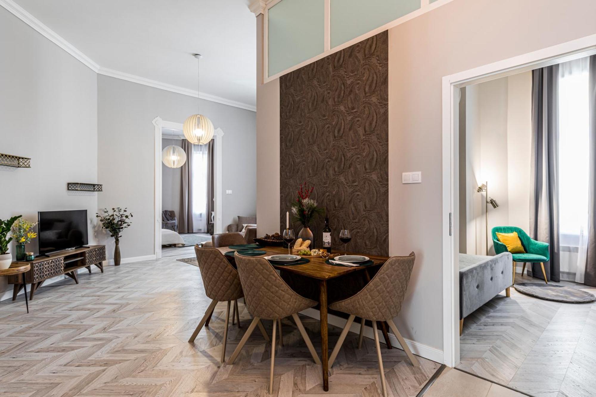 Apartment 2bdr+2a/c+for Long Term Too+large Flat+quiet+soho! *