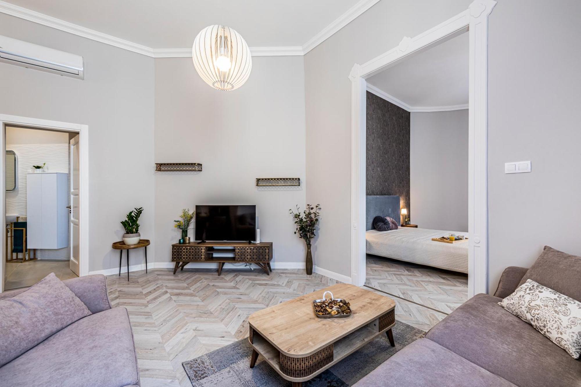 Apartment 2bdr+2a/c+for Long Term Too+large Flat+quiet+soho! *