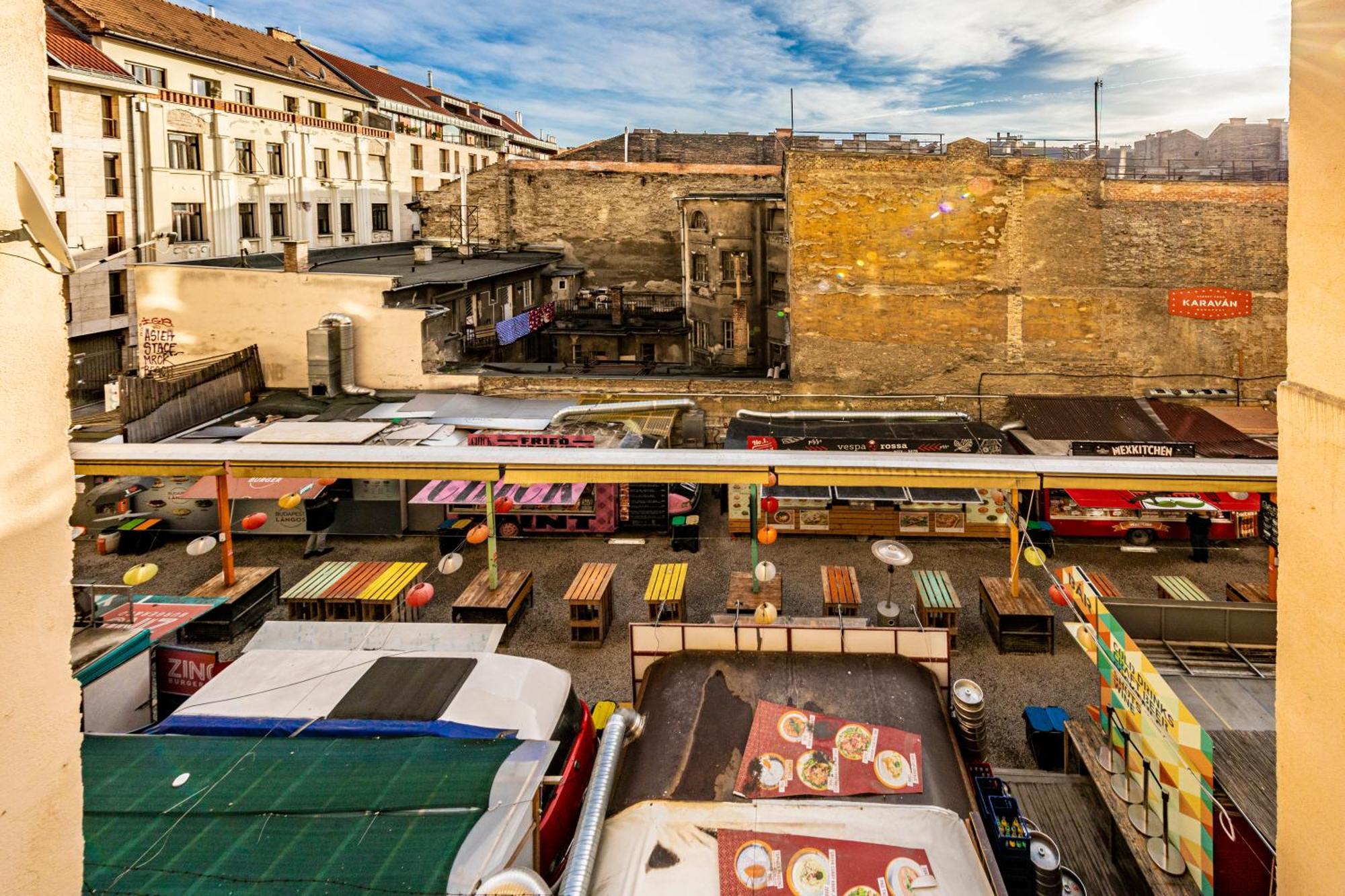 2bdr+2a/c+for Long Term Too+large Flat+quiet+soho!