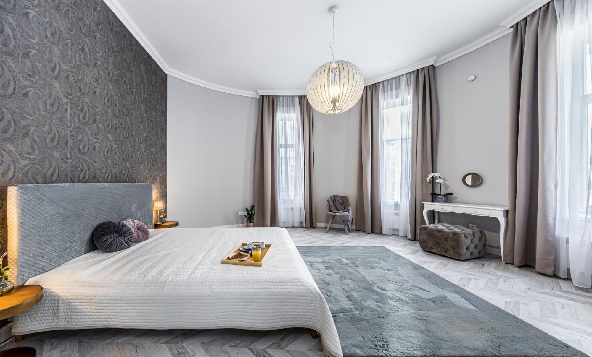 2bdr+2a/c+for Long Term Too+large Flat+quiet+soho! Apartment